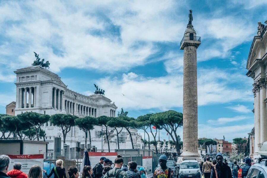 10 Wonders of Rome in 3 hours - The Pantheon from the outside