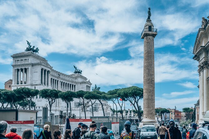 10 Wonders of Rome in 3 hrs - Tossing a coin at the Trevi Fountain