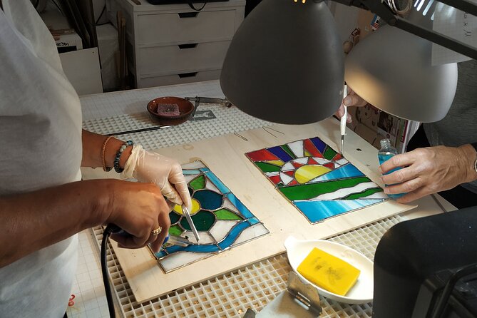 2/3 Hours Art Stained Glass Course in Trastevere - Making stained glass instead of just looking at it