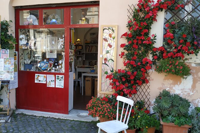 2/3 Hours Art Stained Glass Course in Trastevere - Soldering brings the little artwork together