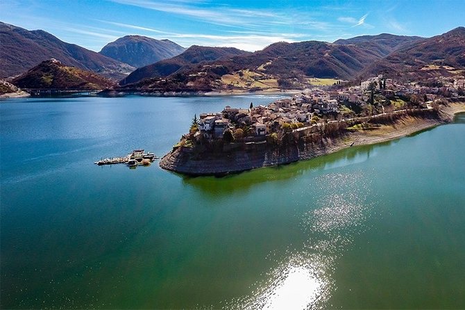 2 days: Hike the peak, Kayak the lake, visit Castle and best food - Castel di Tora and dinner in the old stone village