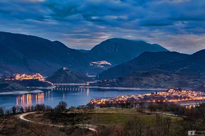 2 days: Hike the peak, Kayak the lake, visit Castle and best food - Lago del Turano and the summer water option
