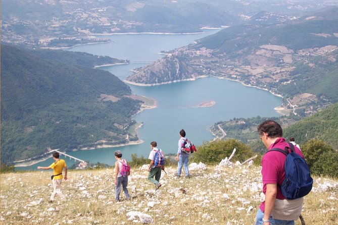 2 days: Hike the peak, Kayak the lake, visit Castle and best food - Collalto Sabino and the walk to Mount St. John