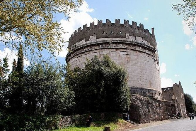 3-Hour Catacumbs and Appian Way Park Guided Tour in Golf Car Pickup - Key points at a glance