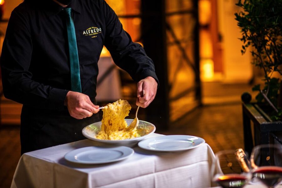 Alfredo alla Scrofa Restaurant in Rome: Eat Like a Star - My verdict: book the class or book the meal?