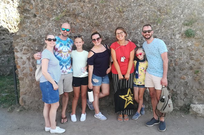 Ancient Roman Adventure: Colosseum, Roman Forum & Palatine Hill with Alessandra - Booking details that matter at the gate