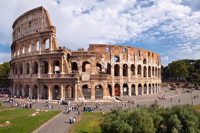 Ancient Rome Guided Tour: Colosseum, Forum and Palatine - Guides, headsets, and group size