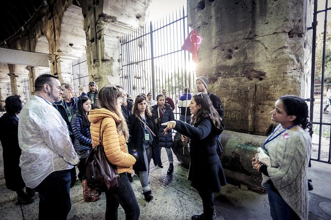 Ancient Rome Guided Tour: Colosseum, Forum and Palatine & Pick Up - Palatine Hill and the first view of Rome