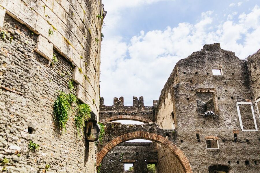 Appia Antica: Full Day Bike Rental with Customizable Routes - Water, food, shade, and the rough road