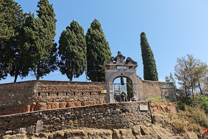 Appian Way Aqueducts Bike Tour with Catacombs & Lunch - Lunch beside the aqueducts