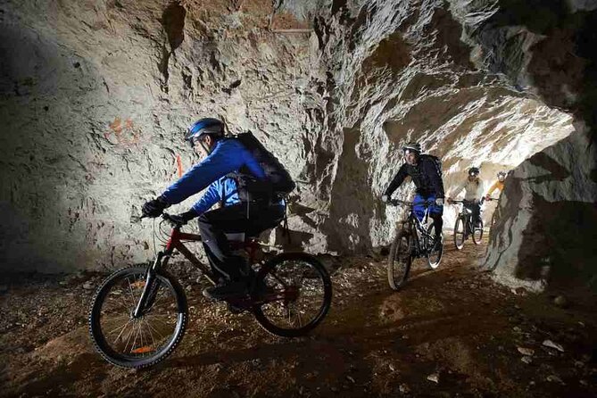 Appian Way Bike tour Underground with Catacombs & Lunch - Lunch in the Appian Way park