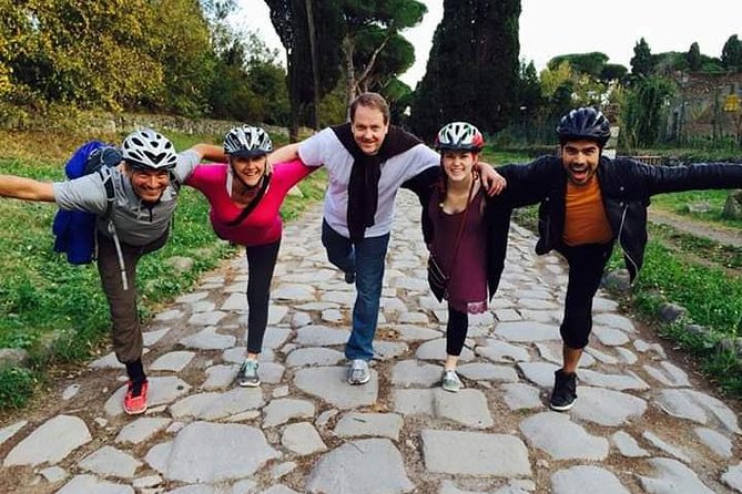 Appian Way E-bike Tour with Gourmet Picnic and Catacombs - Aqueduct Park and Caffarella Valley