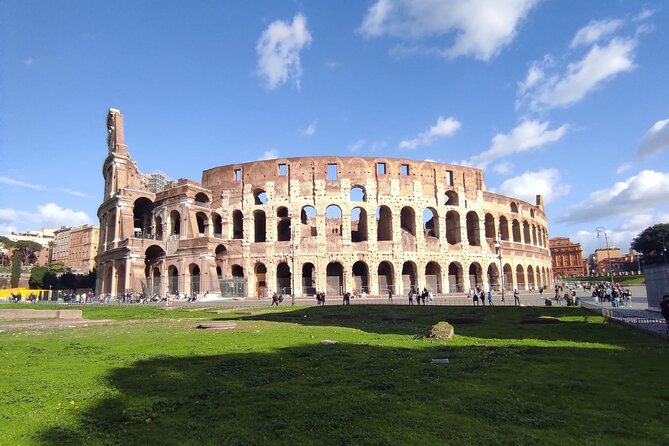 Arrival in Rome: Airport Transfer & Exclusive City Introduction - What the driver does, and what the driver does not do