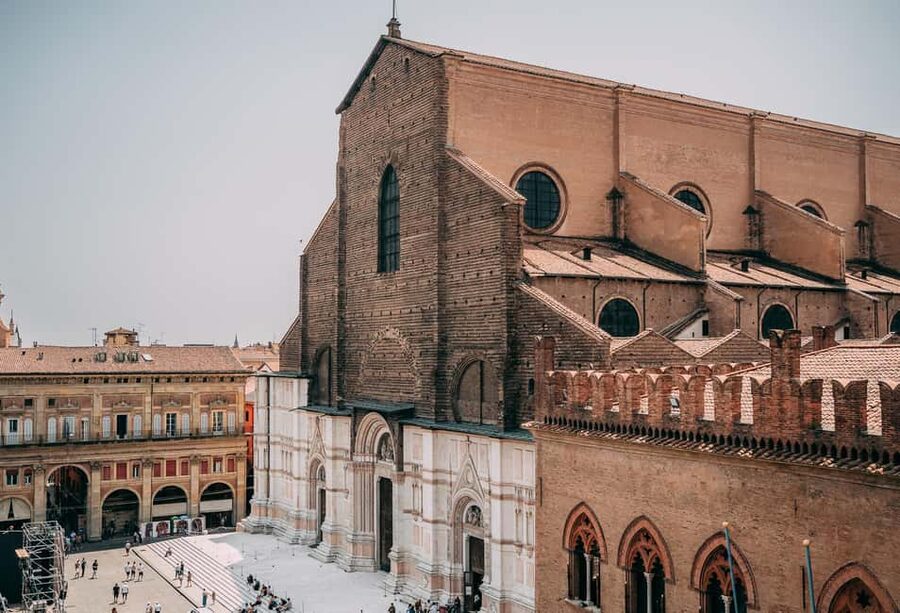 Bologna: Small-Group Tour with the Historic Archiginnasio - The Due Torri and Bologna’s medieval skyline
