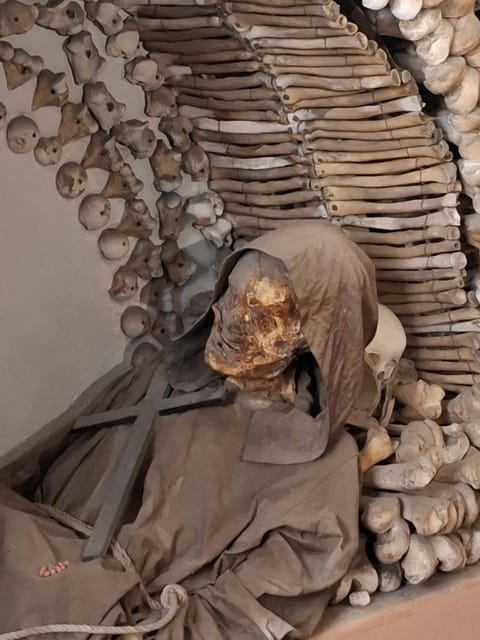 Bone Crypts & S. Clemente ENGLISH tour - tickets included - What the small group changes