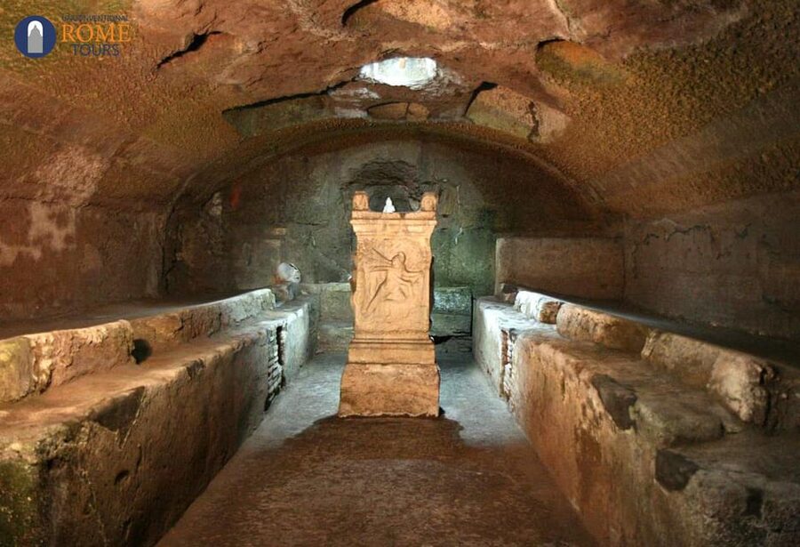 Bone Crypts & S. Clemente ENGLISH tour - tickets included - Walking from Barberini to ancient Rome