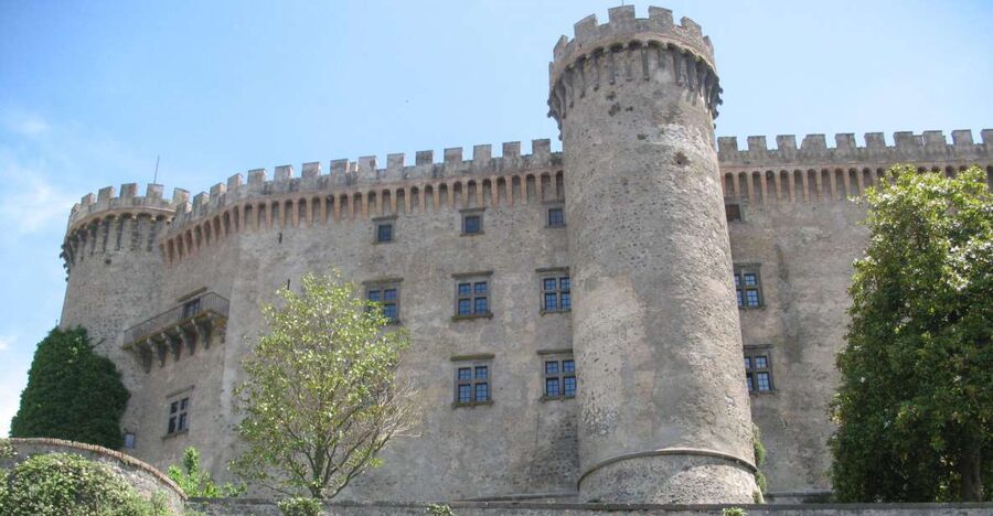 Bracciano: Odescalchi-Orsini ancient Castle Tour with Lunch - Entering Odescalchi Castle