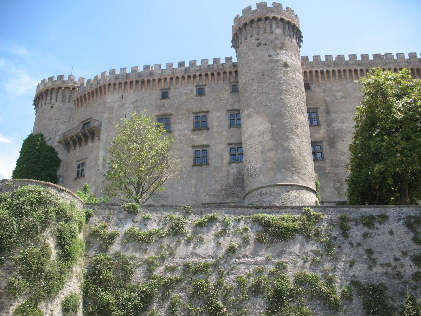Bracciano: Odescalchi-Orsini ancient Castle Tour with Lunch - A light lunch beside the lake