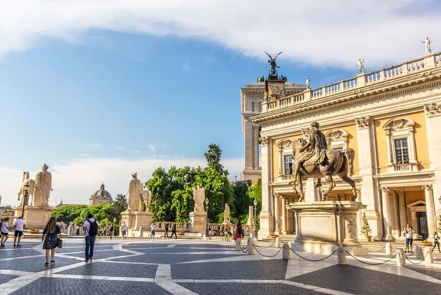 Capitoline Museum English Guided Tour & skip the line ticket - Meeting the Capitoline Wolf