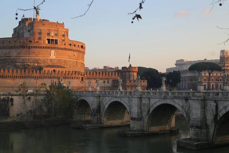 Castel Sant'Angelo Skip the line Ticket with Hop-on Hop-off - Who should book it