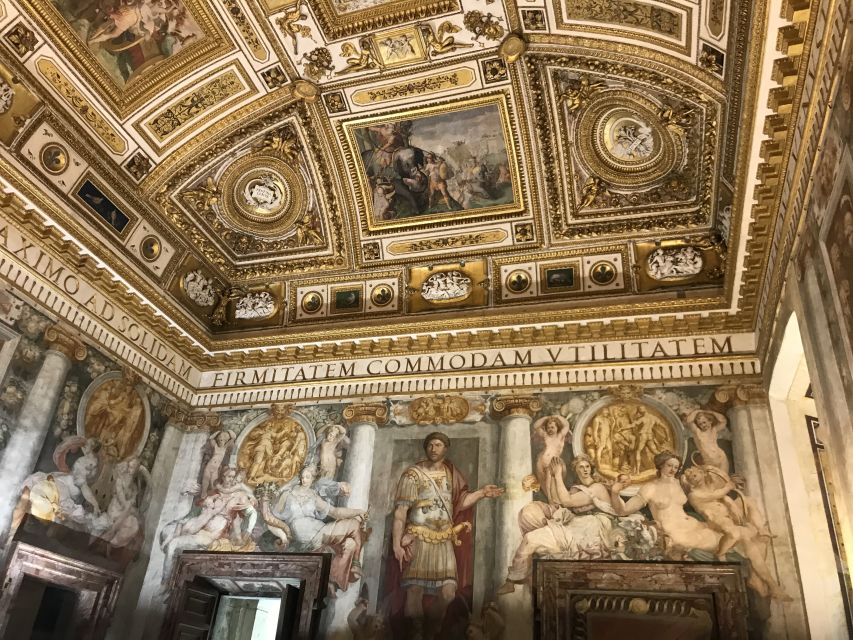 Castel Sant'Angelo Skip the line Ticket with Hop-on Hop-off - Meeting the staff at the Tiber