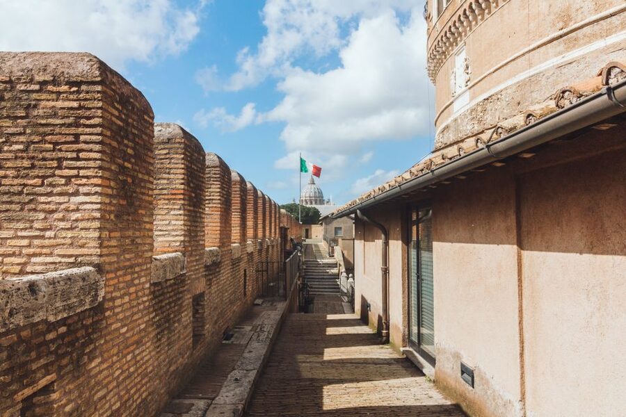 Castel Sant'Angelo | The Tomb of Hadrian Private Guided Tour - Papal rooms, frescoes, and Michelangelo’s courtyard