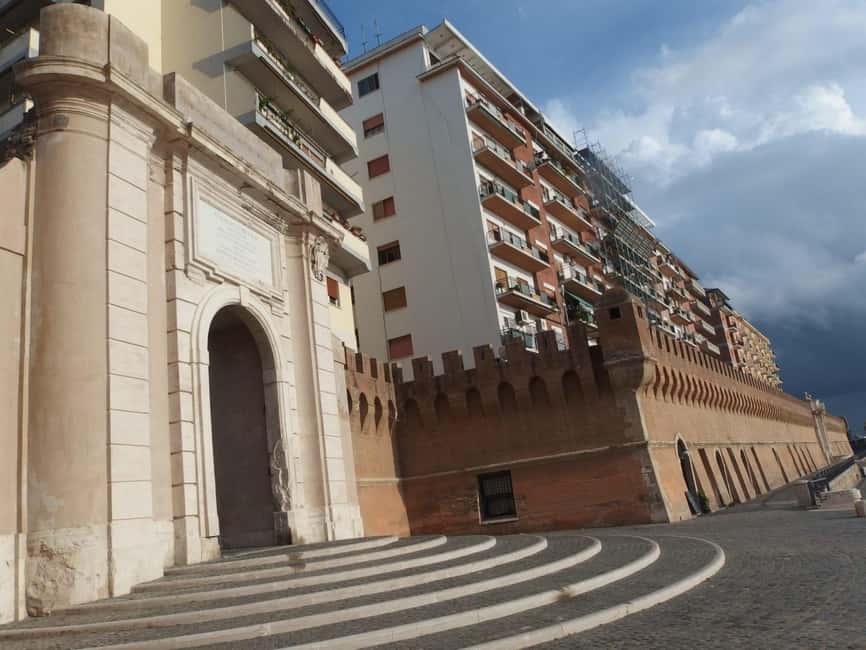 Civitavecchia: Historical and Culinary Walking Tour - The market area and the taste of daily life