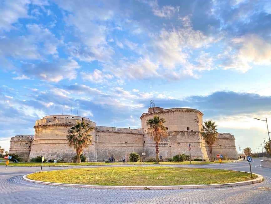 Civitavecchia: Port of Rome Food Tour with Market Visit - The market stop and Civitavecchia’s everyday food
