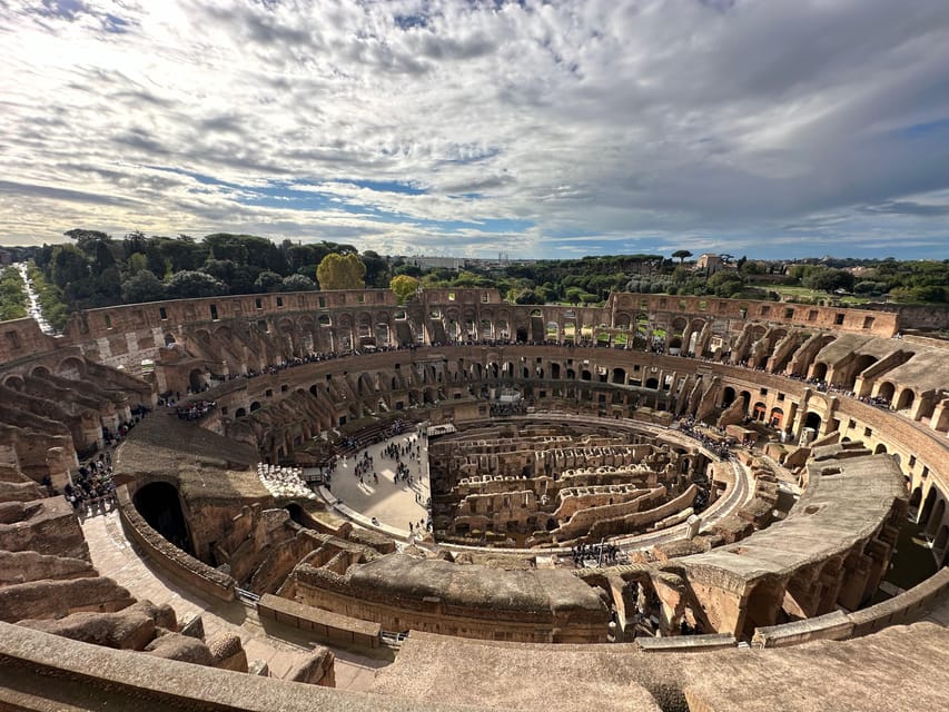 Colosseum and Ancient Rome Tour with Arena Floor Access - Getting your bearings from the Victor Emmanuel Monument