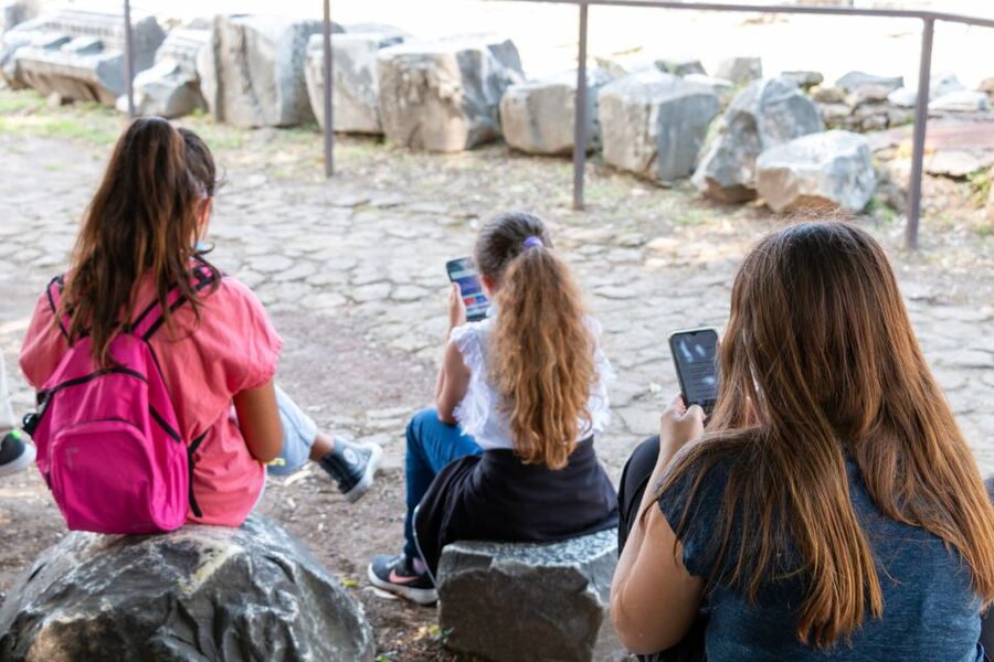 Colosseum Gladiator Tour for Kids and Families - The quiz and storytelling style