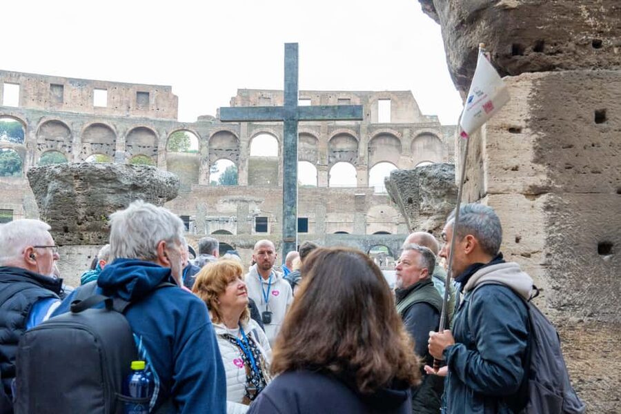 Colosseum Guided Tour: Hotel Transport included - Entering the Colosseum on the first and second levels