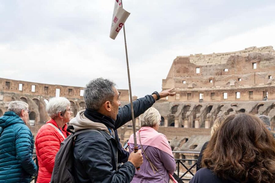 Colosseum Guided Tour: Hotel Transport included - Starting at Colle Oppio Park