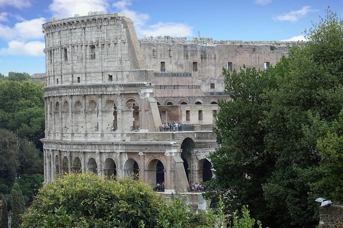 Colosseum, Palatine and Forum tour with virtual guide - The Colosseum, from arena to arches