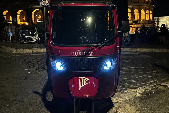 E-Tuk Tour: Rome by Night - The Aventine Keyhole adds a small surprise