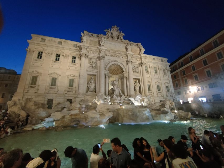 Elegant Rome by night tour and dinner in a local restaurant - St. Peter’s Square and the first evening views