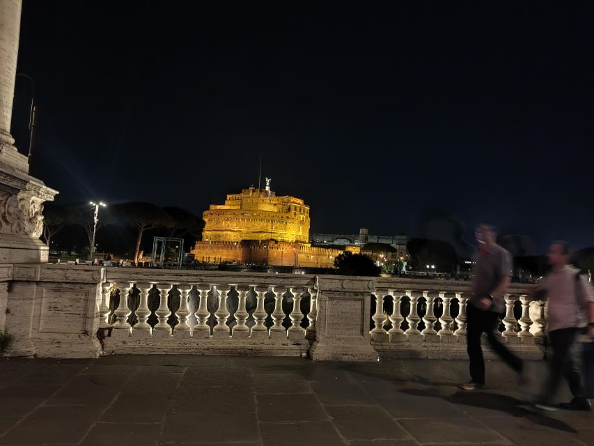 Elegant Rome by night tour and dinner in a local restaurant - Spanish Steps, Trevi Fountain, and Tiber Island
