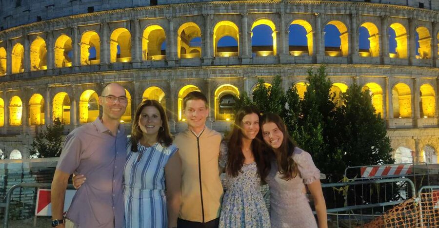 Elegant Rome by night tour and dinner in a local restaurant - Pickup, timing, and the Mercedes van