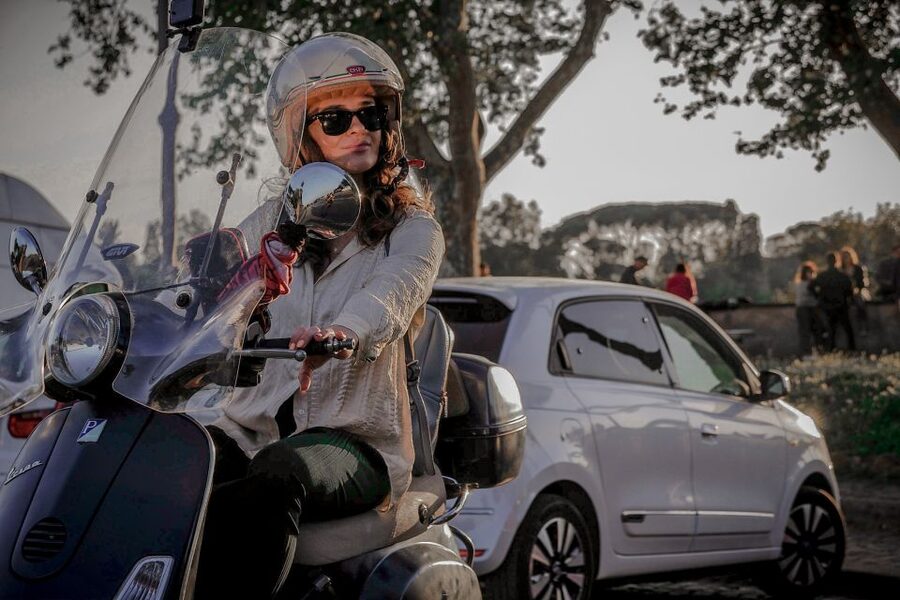 Exclusive Rome Vespa Tour with Professional Photographer - Guides, languages, and the personal touch
