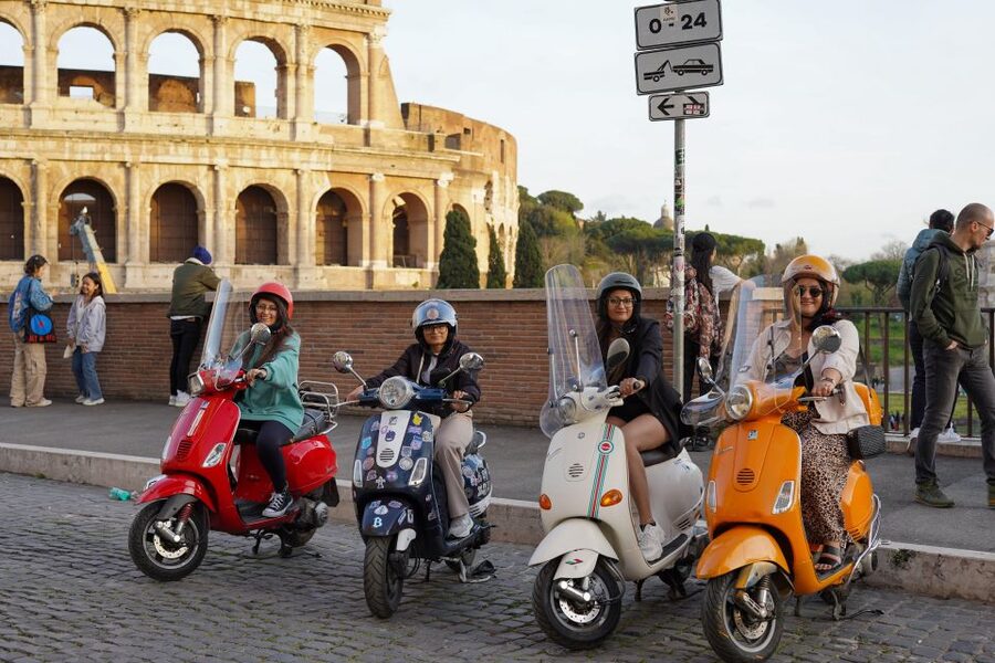 Explore city on Vespa with Professional Photographer - Orange Garden views and the value of a photographer