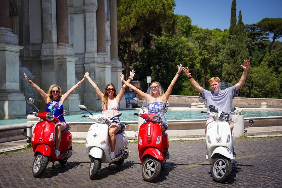 Explore city on Vespa with Professional Photographer - Fontana dell’Acqua Paola and the final photographs