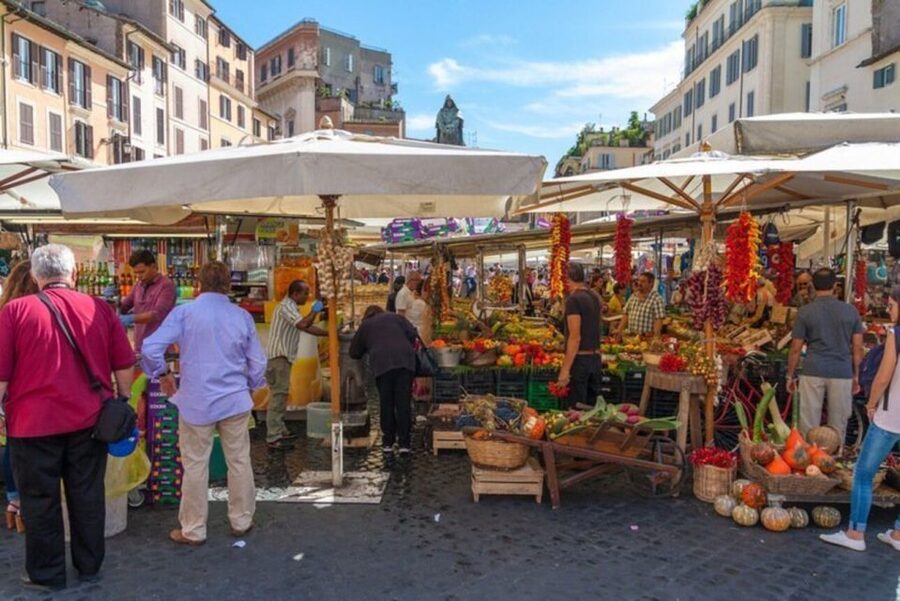 Farmers Market Shopping and Roman Full Course Class - SHARED - From Campo de’ Fiori to the kitchen