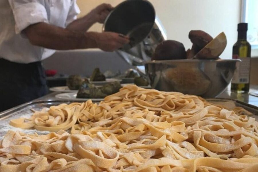Farmers Market Shopping and Roman Full Course Class - SHARED - Eating what you prepared with Italian wine
