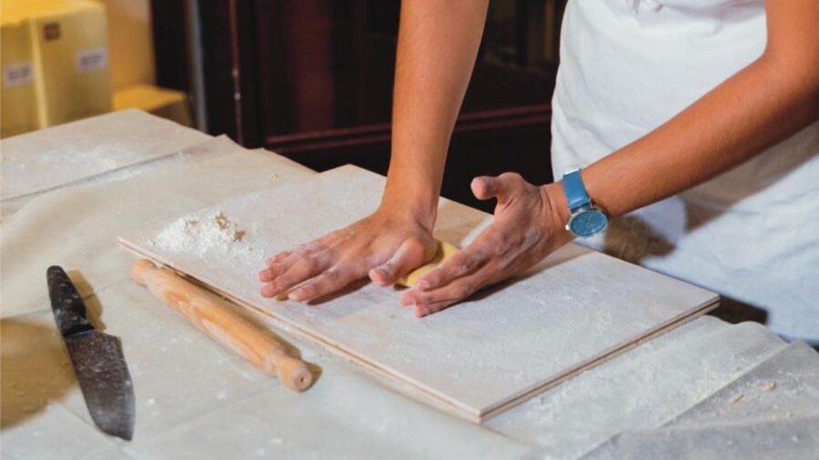 Fettuccine, Ravioli and Tiramisu Pasta Making in Rome - Who will enjoy this most