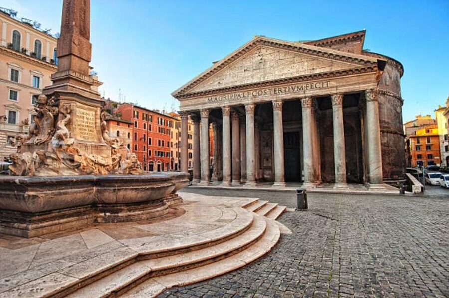 From Bones to Gods: Capuchin Crypt to Pantheon walking tour - A 30-minute stop at Trevi Fountain