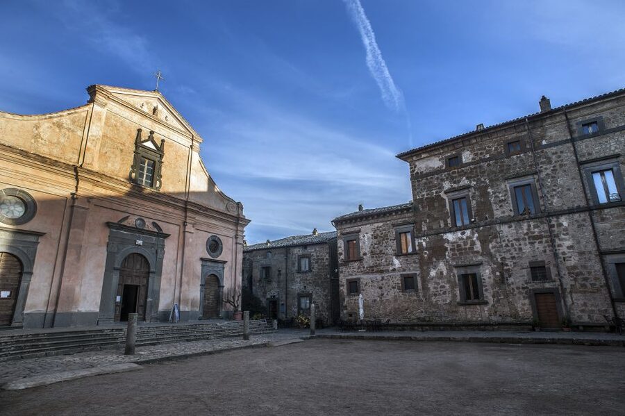 From Civitavecchia: the Dying City and Monster Park Tour - Should you book the Dying City and Monster Park tour?