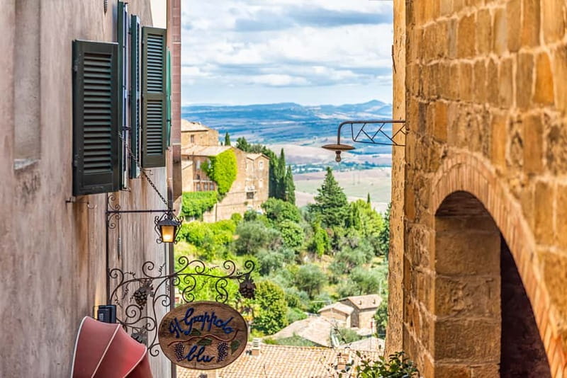 From Roma: Montepulciano and Montalcino, on the Wine Routes - What the included lunch and tasting are worth
