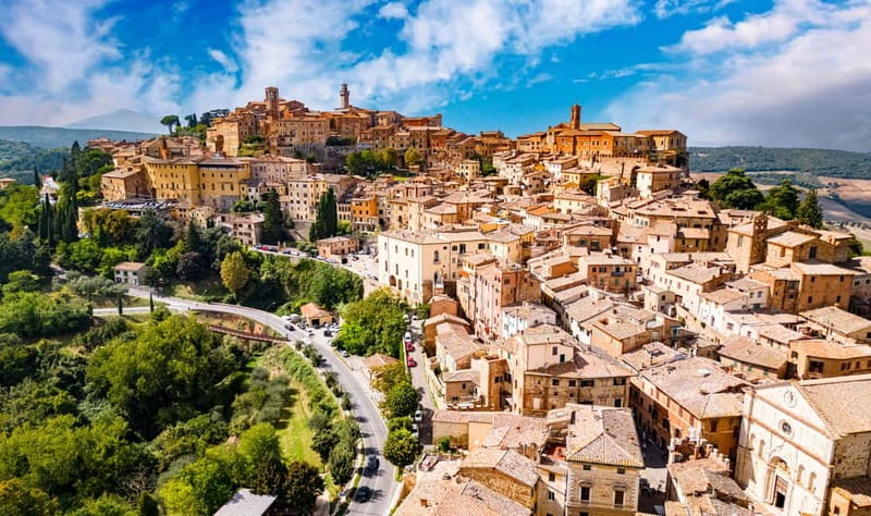 From Roma: Montepulciano and Montalcino, on the Wine Routes - A short stop near Fabro
