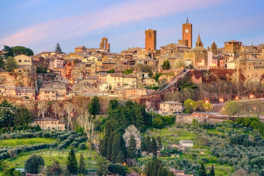 From Rome: Bagnoregio & Orvieto Day Trip with Wines & Lunch - Tuscan food and wine at the farmhouse