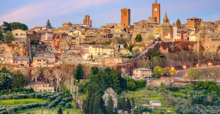 From Rome: Bagnoregio & Orvieto Day Trip with Wines & Lunch - The guide can shape the whole day