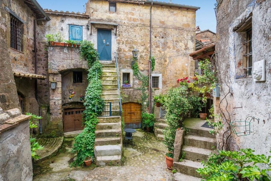 From Rome: Bracciano Lake & Calcata Day Trip, Wines & Lunch - Lake Bracciano and the view of Orsini Castle